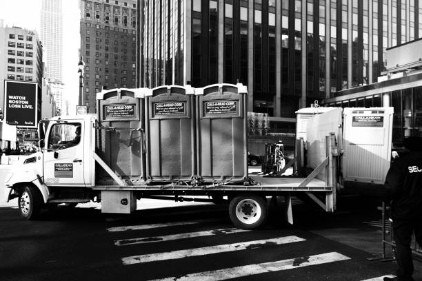 Best Portable toilet rental cost  in Griffith, IN
